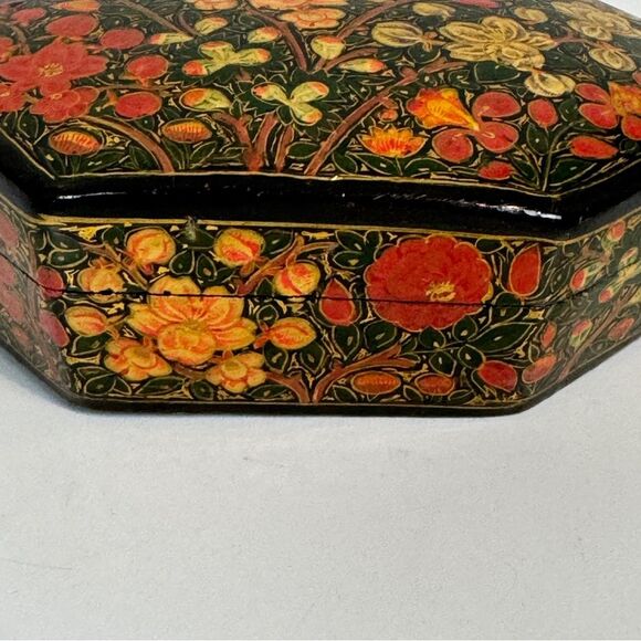 Vintage Hand-Painted Paper Mache Floral Trinket Box - Picture 3 of 9